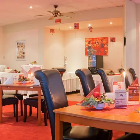 Center فندق 3*
